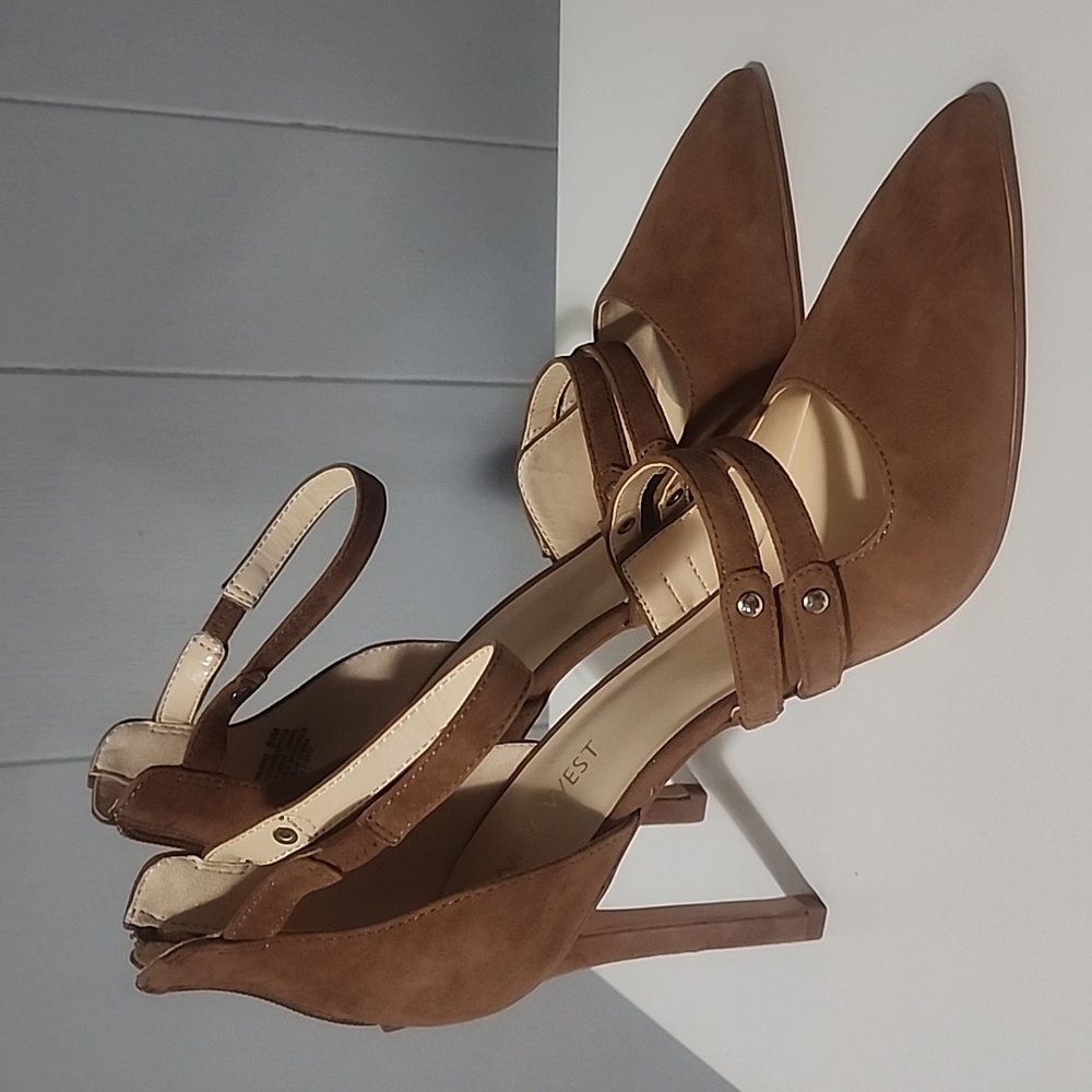 TAN TAHIRO NINE WEST size 9